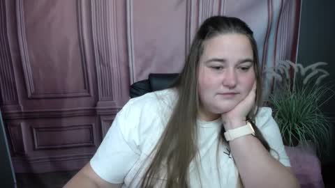 Snapshot of xx_daniella_xx chatting on September 19, 8:18 am xx daniella xx online show from September 19, 8:18 am
