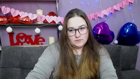 Snapshot of xx_daniella_xx chatting on February 12, 7:02 am xx daniella xx online show from February 12, 7:02 am