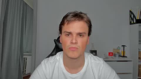 Snapshot of xx_raul_xx_ chatting on September 20, 3:31 am raul online show from September 20, 3:31 am