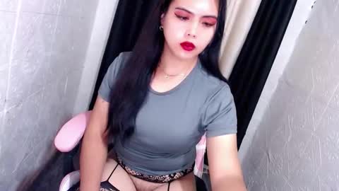 divine online show from October 12, 2:37 am