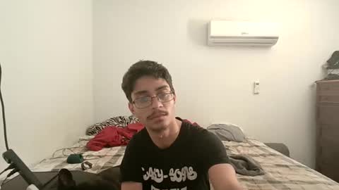 Snapshot of xxjasoneecxx chatting on March 11, 1:37 am XxJasoneecxX online show from March 11, 1:37 am