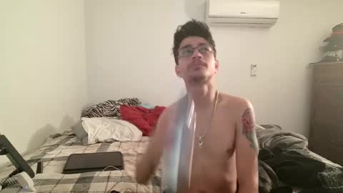 Snapshot of xxjasoneecxx chatting on February 17, 4:31 am XxJasoneecxX online show from February 17, 4:31 am