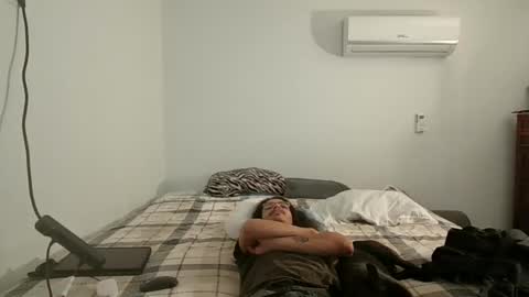 Snapshot of xxjasoneecxx chatting on January 23, 6:03 pm XxJasoneecxX online show from January 23, 6:03 pm