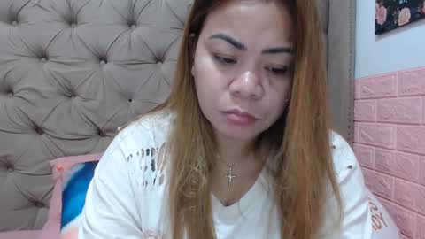 Snapshot of xxkryzelxx chatting on February 21, 5:31 pm Dhel online show from February 21, 5:31 pm