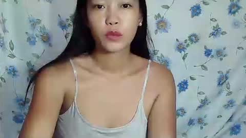 xxkylie18 online show from October 8, 10:05 pm