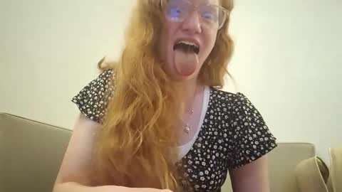 xxmariebliss online show from May 15, 1:08 pm