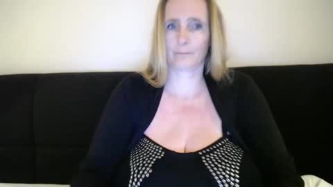 Nikkie online show from February 3, 7:31 pm