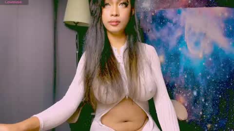 Lara online show from February 4, 5:45 pm