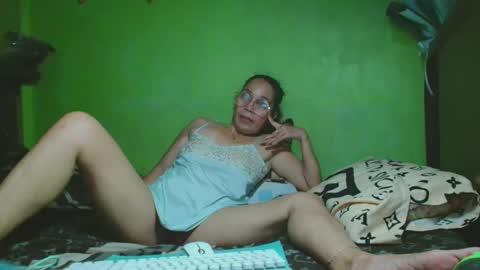 Snapshot of xxsexypinayxx chatting on March 3, 7:17 pm xxsexypinayxx online show from March 3, 7:17 pm