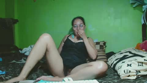 Snapshot of xxsexypinayxx chatting on February 24, 12:05 pm xxsexypinayxx online show from February 24, 12:05 pm