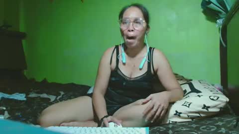 Snapshot of xxsexypinayxx chatting on March 10, 12:17 pm xxsexypinayxx online show from March 10, 12:17 pm