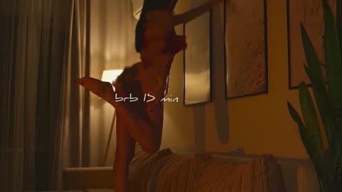 Molly online show from November 4, 9:43 am