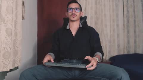 Kev online show from October 12, 8:00 pm