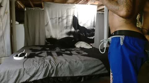 xxxjrstrokesxxx online show from September 23, 2:16 am