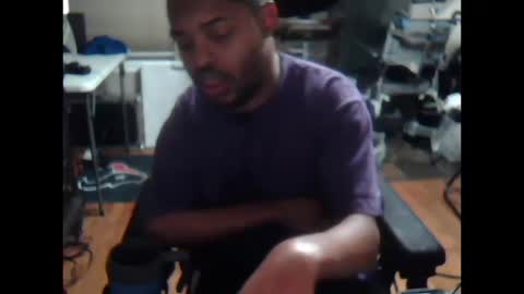 xxxonwheelz online show from October 18, 4:49 am