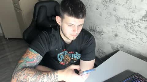 xxxrussel online show from October 11, 5:05 pm