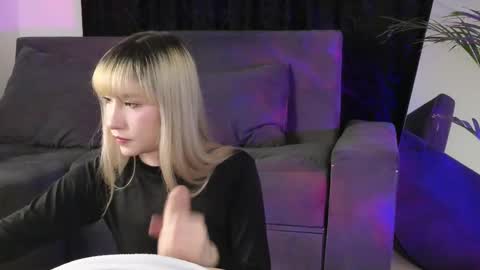 July and Fer online show from October 4, 8:56 am