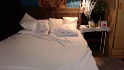 Angela online show from November 25, 7:18 am