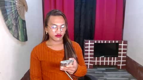 lorien gosper online show from January 24, 9:06 am