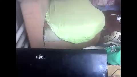 Snapshot of yanafiesta chatting on February 20, 9:22 am yanafiesta online show from February 20, 9:22 am