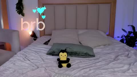 YANDRA CELIS online show from September 28, 3:59 am