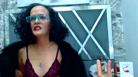 yanetrose online show from October 1, 4:33 am