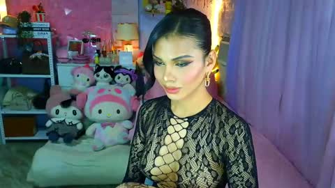 YANG AUDREY LONE online show from April 18, 2:02 am