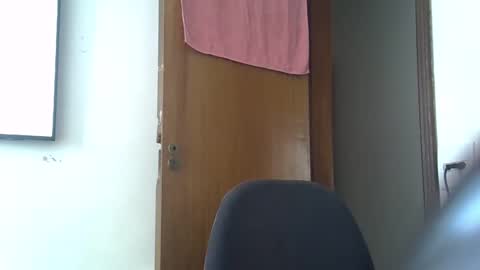 Snapshot of yannisv chatting on December 13, 10:19 am yannisv online show from December 13, 10:19 am