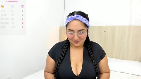 Yasmin Ortiz online show from April 9, 3:43 am