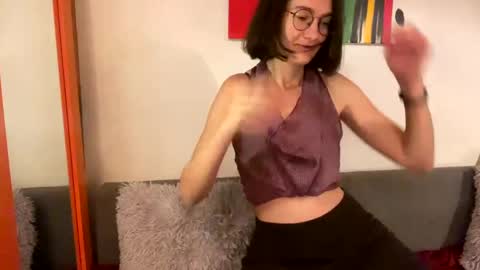 Yekaaoki online show from December 9, 8:33 pm