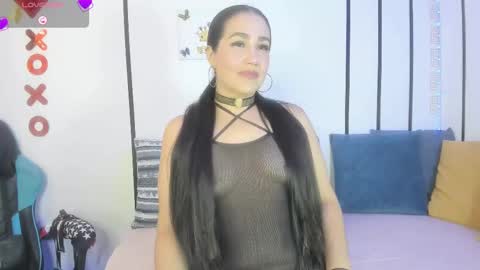 Yelena Owens online show from September 9, 1:27 am