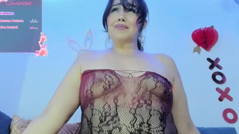 Yelena Owens online show from January 27, 4:52 am