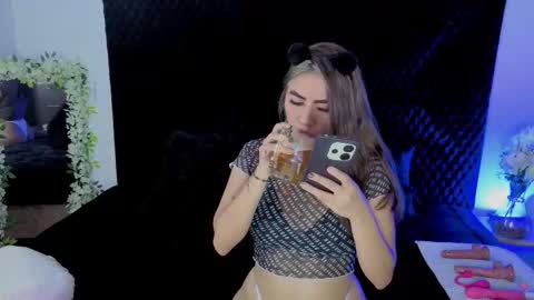 Yeli Amber online show from December 19, 2:40 am