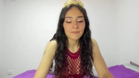 yenselonix online show from November 11, 6:04 am