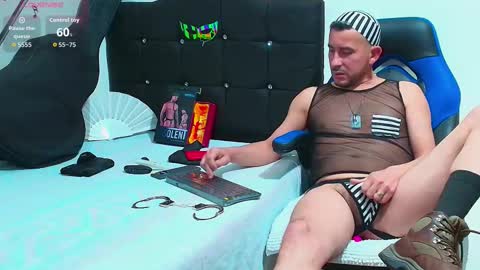 Yeol online show from October 31, 3:45 pm