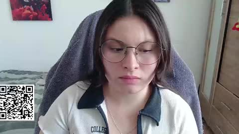 yessica_gomez01 online show from April 19, 9:17 pm
