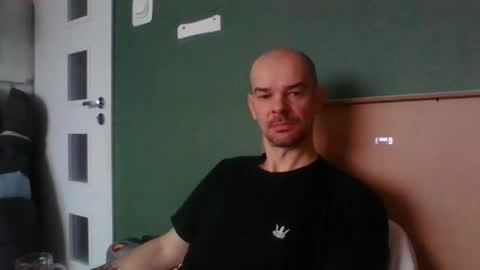 yewloo online show from January 11, 7:25 am