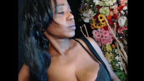 Ms. Mina online show from March 24, 11:55 pm