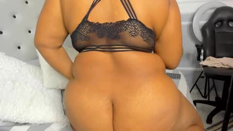 roxie reyes  online show from February 9, 3:43 am