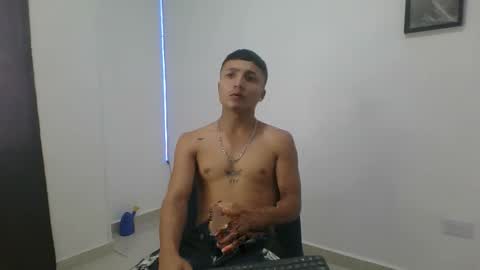 yissus_20 online show from April 12, 4:22 pm