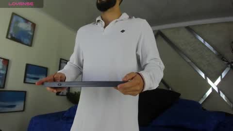 Yiyo online show from February 18, 4:04 am