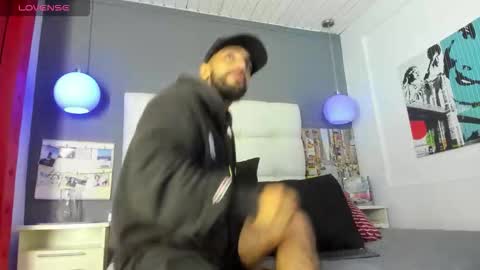 Yiyo online show from October 15, 11:38 pm