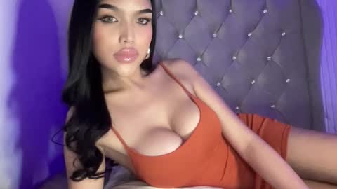 ylonagrae online show from March 22, 6:17 am