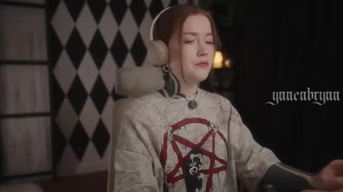 ynnenbrynn online show from October 10, 7:14 am