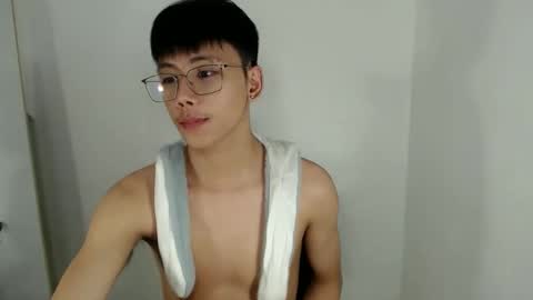 ynotyu online show from December 22, 11:11 pm