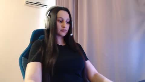 Sophie online show from May 14, 3:10 pm