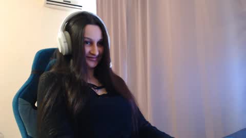 Sophie online show from May 13, 3:00 pm