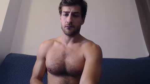 Yoooups online show from November 25, 3:33 pm