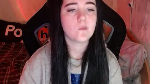 your_8a8y online show from November 18, 4:37 am