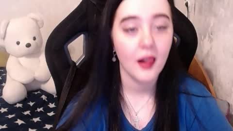 your_8a8y online show from December 17, 9:17 am